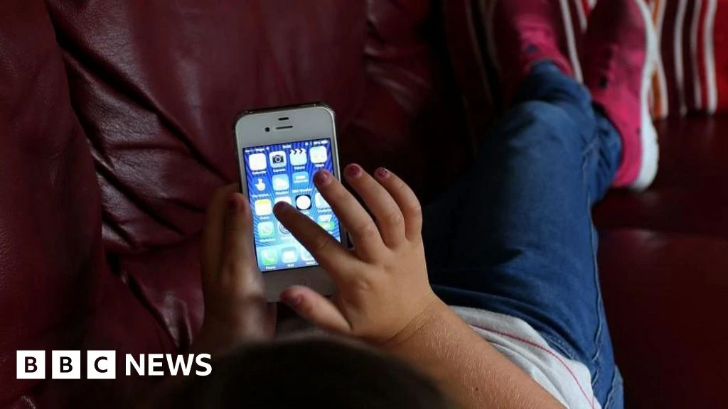 Greece Bans Social Media for Under-15s