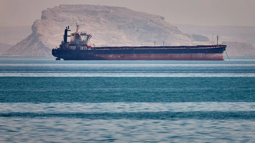 Gold vs Oil: Why the Iran War Broke the Inflation Hedge Playbook