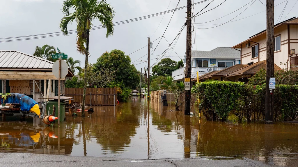 Hawaii’s Worst Flooding in 20 Years Triggers Evacuations