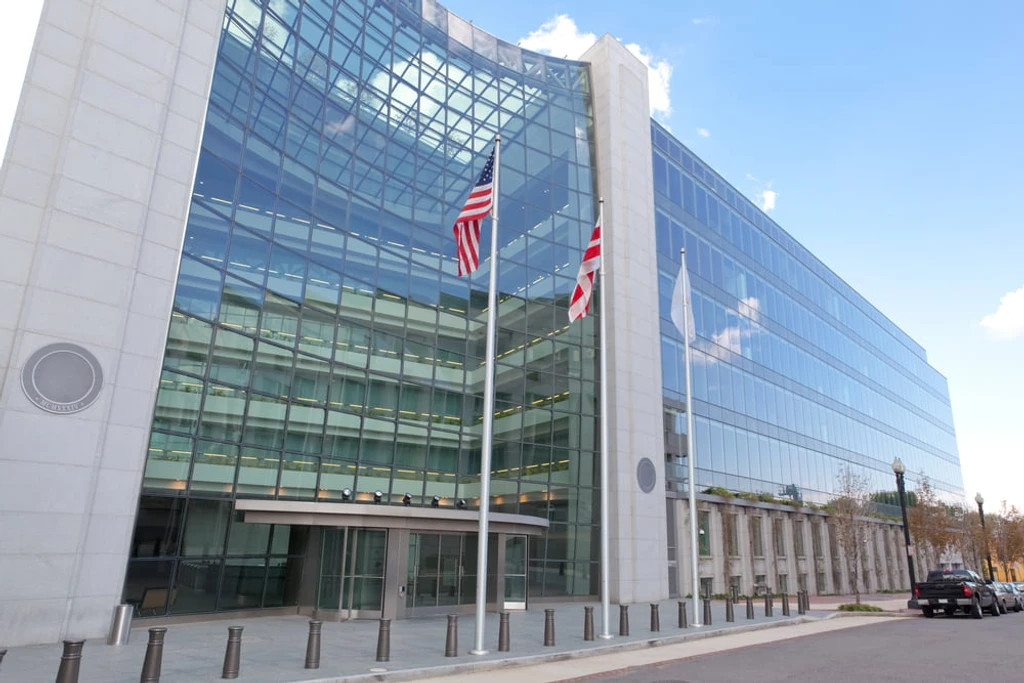 SEC Commissioner Hester Peirce Critiques Crypto Enforcement in Farewell Address