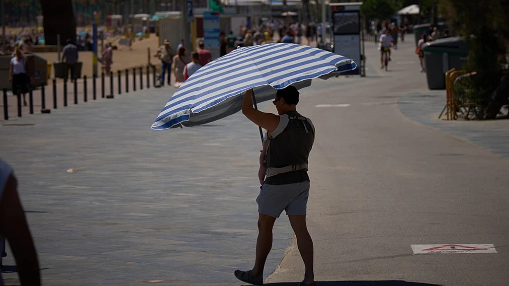 Spain Records 327 Deaths in Historic Heatwave as Extreme Heat Grips Europe
