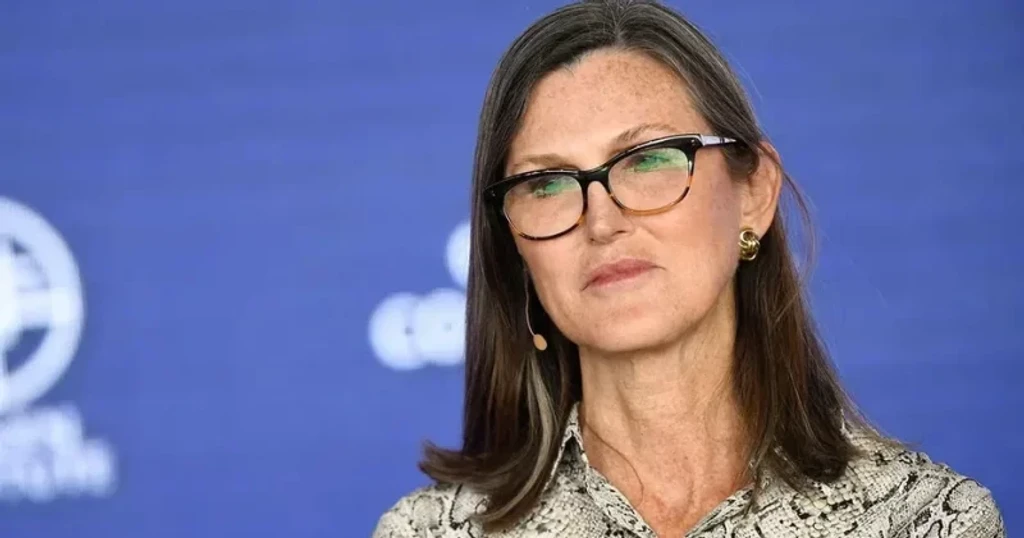 Institutions Buy Bitcoin Dip as Weak Holders Exit, Says ARK Invest's Cathie Wood