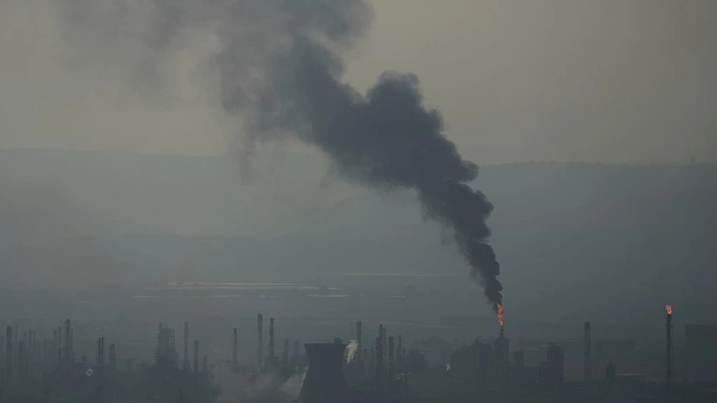 IEA: Global Oil Demand Faces First Annual Drop Since Pandemic