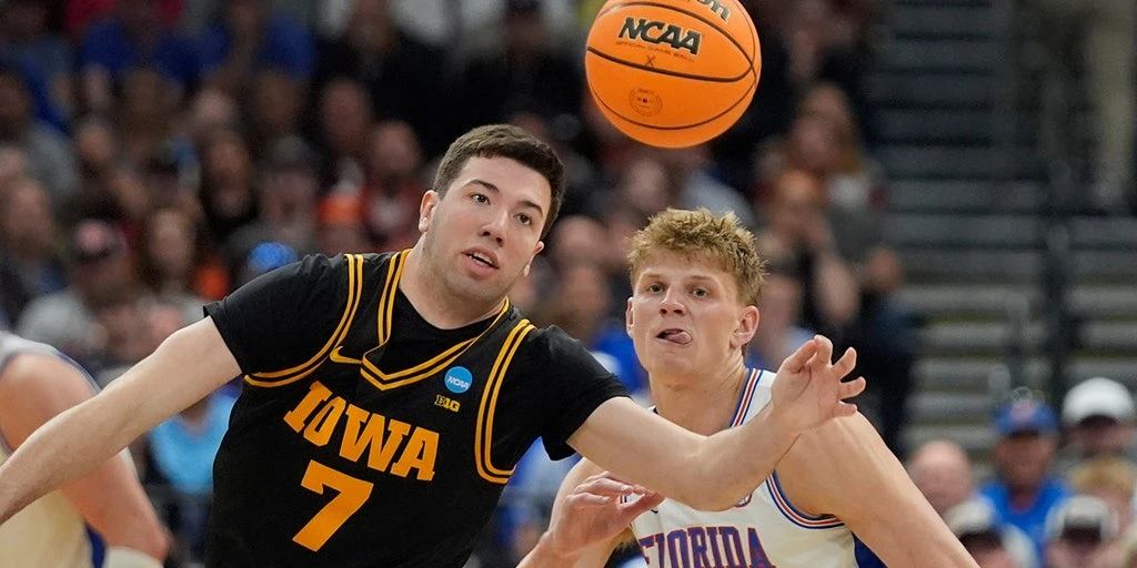 Iowa Stuns Florida with Final-Second Three in NCAA Tournament