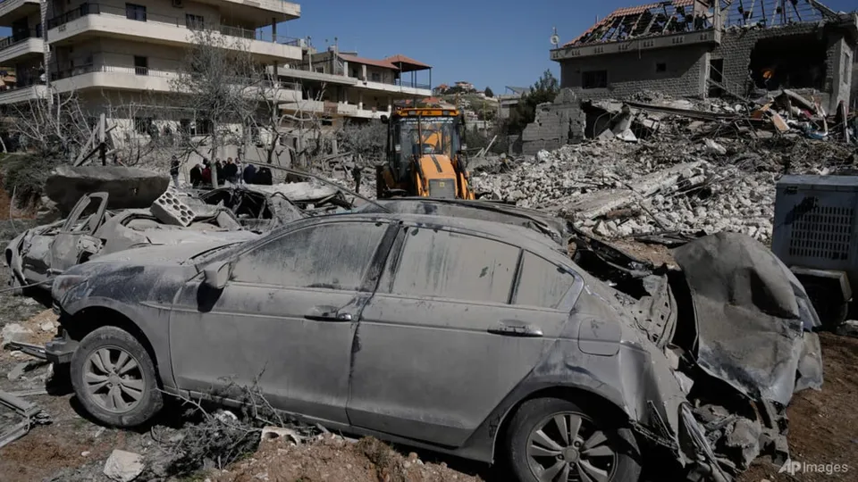 Deadly Israeli Strikes in Lebanon Kill 10, Target Hezbollah