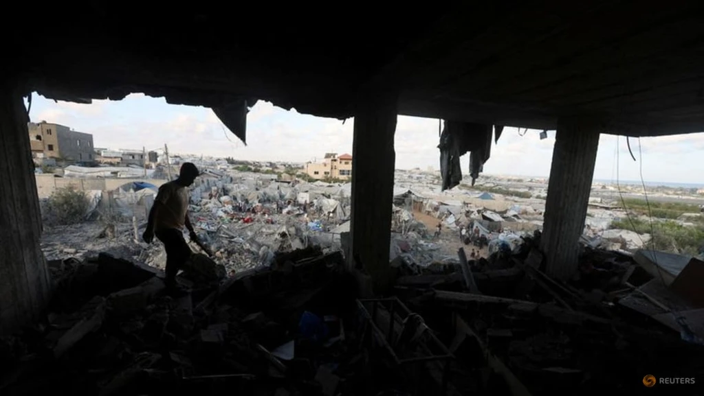 Deadly Airstrike in Gaza Kills Five as Ceasefire Talks Resume in Cairo