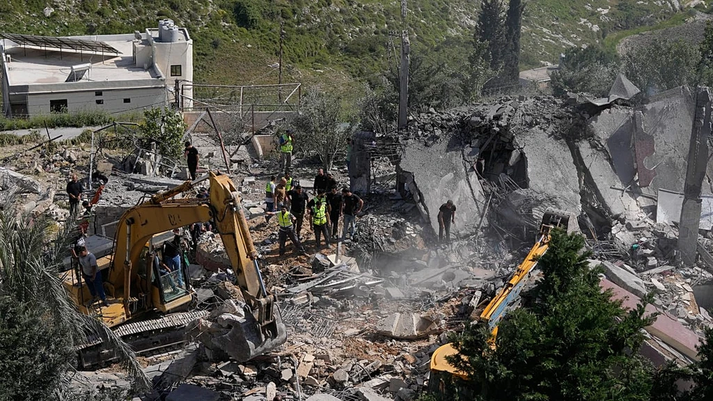Israeli Strikes Kill 39 in Lebanon as Ceasefire Erodes