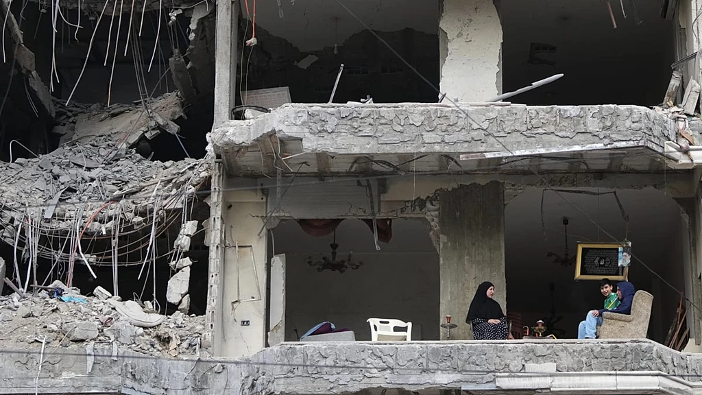 Israeli Strikes Kill 8 in Southern Lebanon, Including Rescue Workers