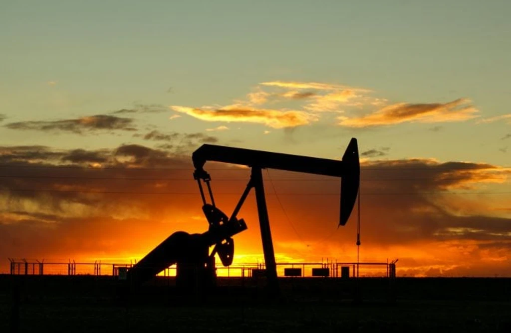US-Iran Strikes Trigger Oil Surge and Market Volatility
