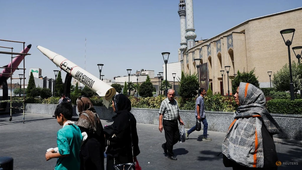 US and Iran Near Peace Deal as Strait of Hormuz Tensions Persist