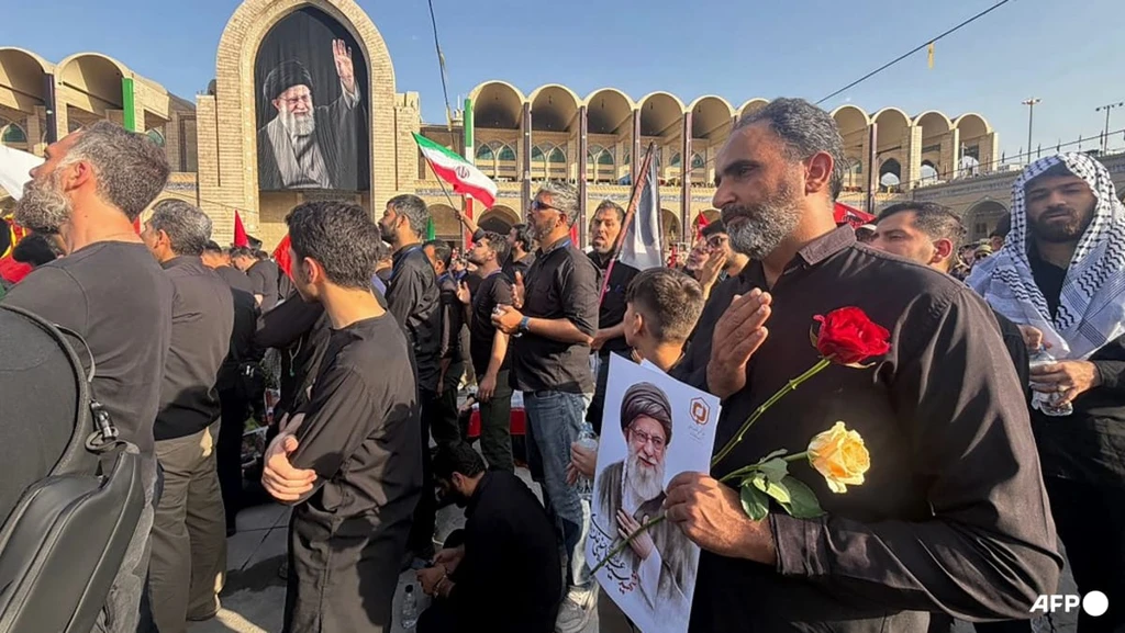 Massive Crowds Swell in Tehran as Khamenei Funeral Rites Begin