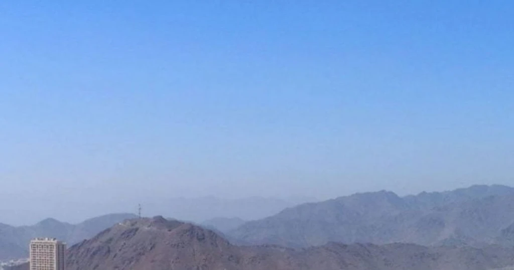 Iran Attacks Oil Tankers, Shuts Key UAE Port, Disrupting Global Supply