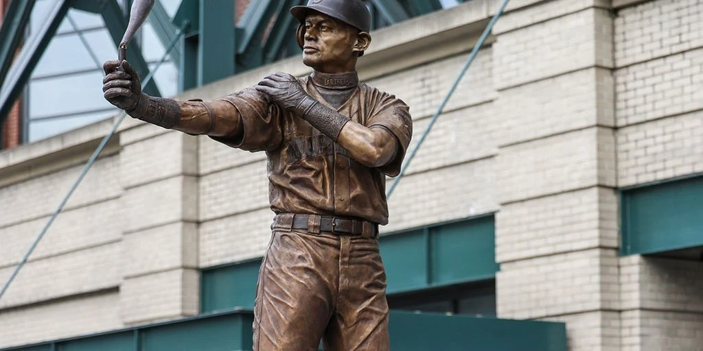 Ichiro Suzuki Statue's Bat Breaks During Unveiling Ceremony
