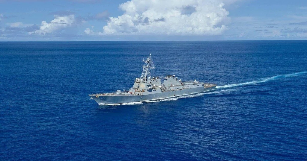 Iran Threatens Ships Accepting U.S. Strait of Hormuz Escort