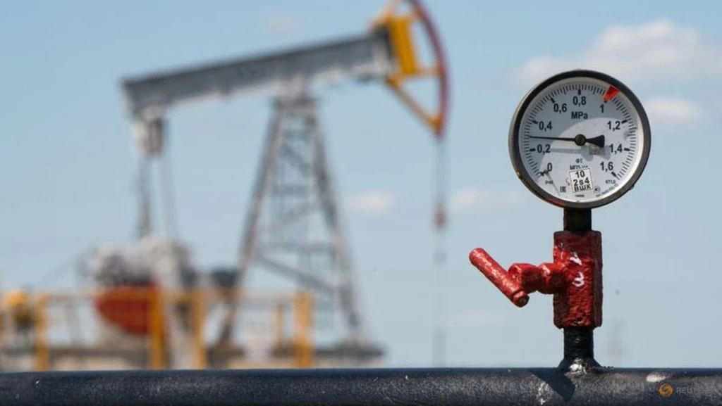Iran Conflict Sends US Crude Surging Over $10, Experts Warn of $150 Oil