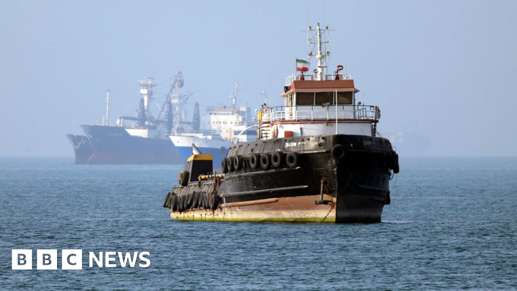 Iran Warns Gulf States on Strait of Hormuz Amid New Attacks