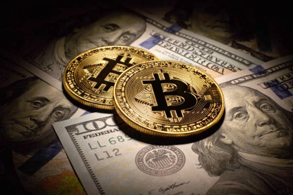 Bitcoin Nears Critical $60,490 Support Amid Binance Reserve Risk