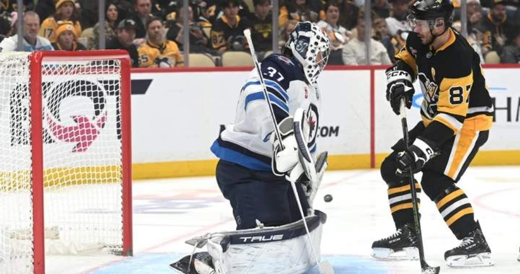 Penguins Edge Jets 5-4 in Shootout Behind Crosby, Rakell