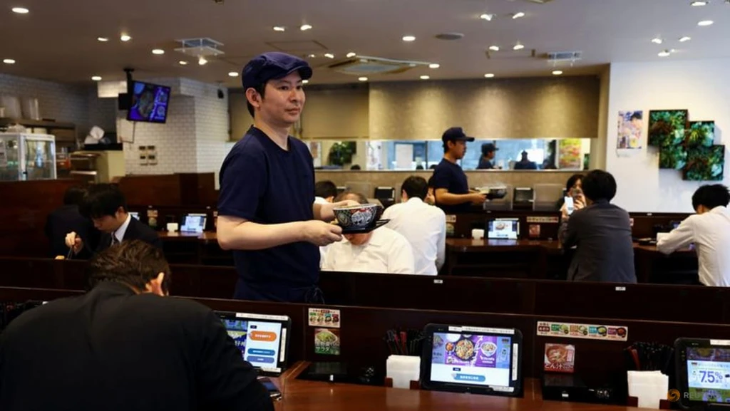 Japan Services Growth Slows Amid Middle East War Concerns