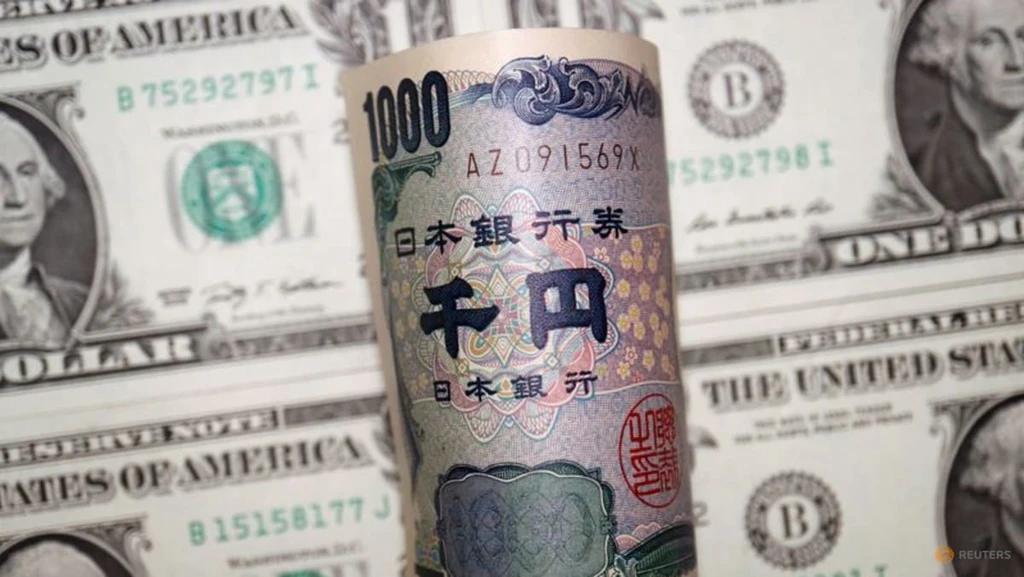 Japan Warns of 'Decisive Action' on Yen, Eyes US Coordination
