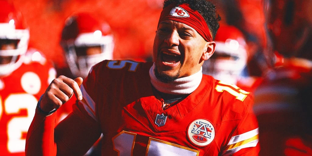 Chiefs GM Reveals Mahomes 'Way Ahead of Schedule' in Knee Rehab