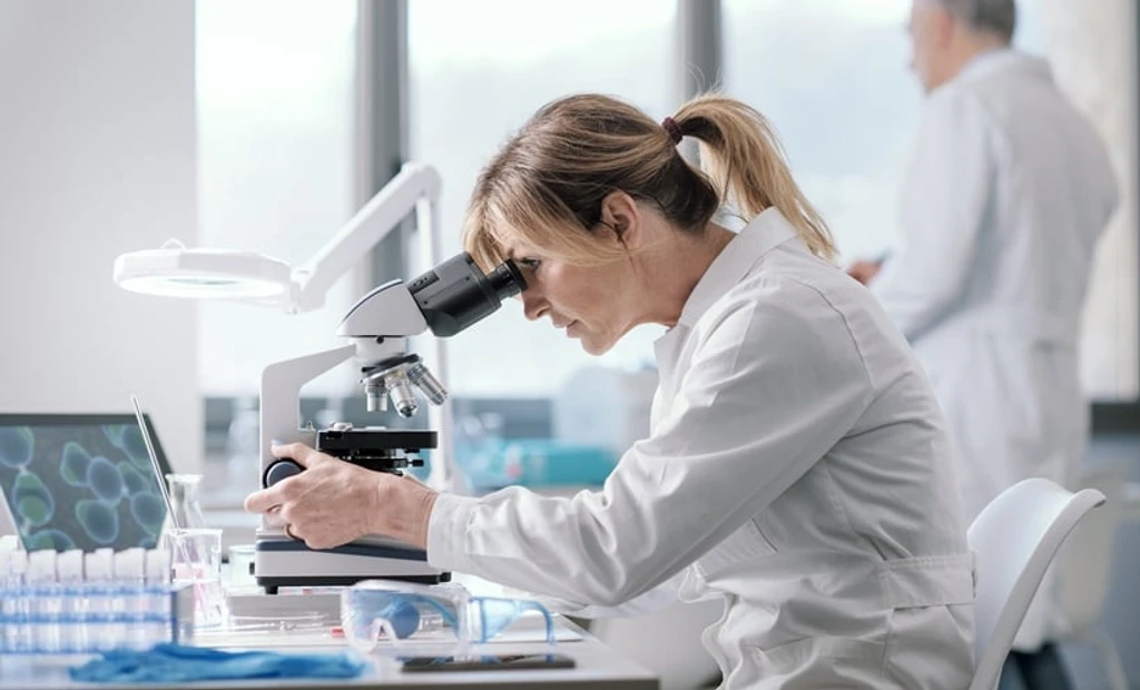 Long COVID Linked to Persistent Lung and Brain Injury in Mice