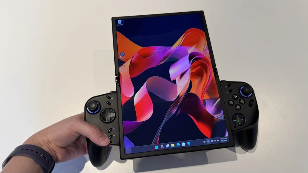 Lenovo Unveils Foldable Gaming Handheld Concept