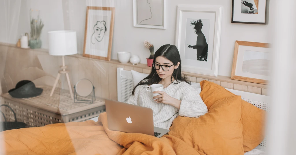 Loneliness Peaks in Young Adults, Not the Elderly, Global Survey Reveals