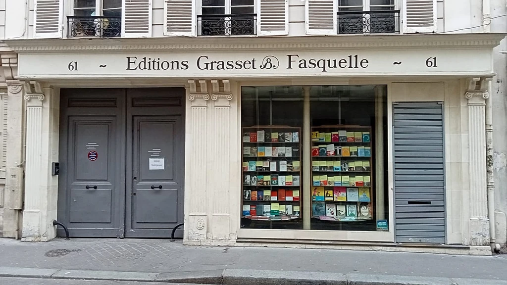 Bolloré's Grasset Faces Author Exodus Over Editorial Independence Fears