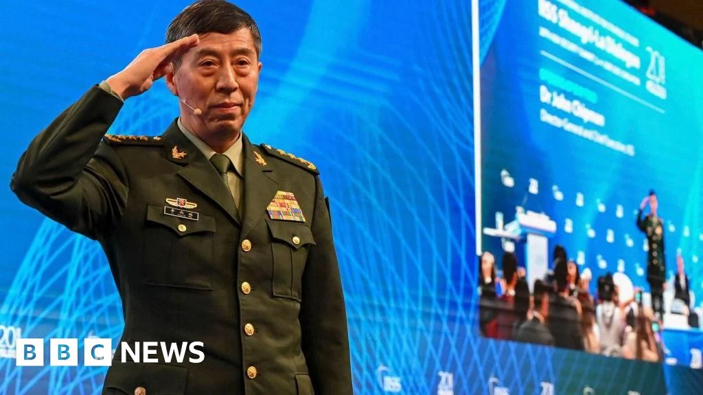China Sentences Two Former Defense Ministers to Death for Corruption