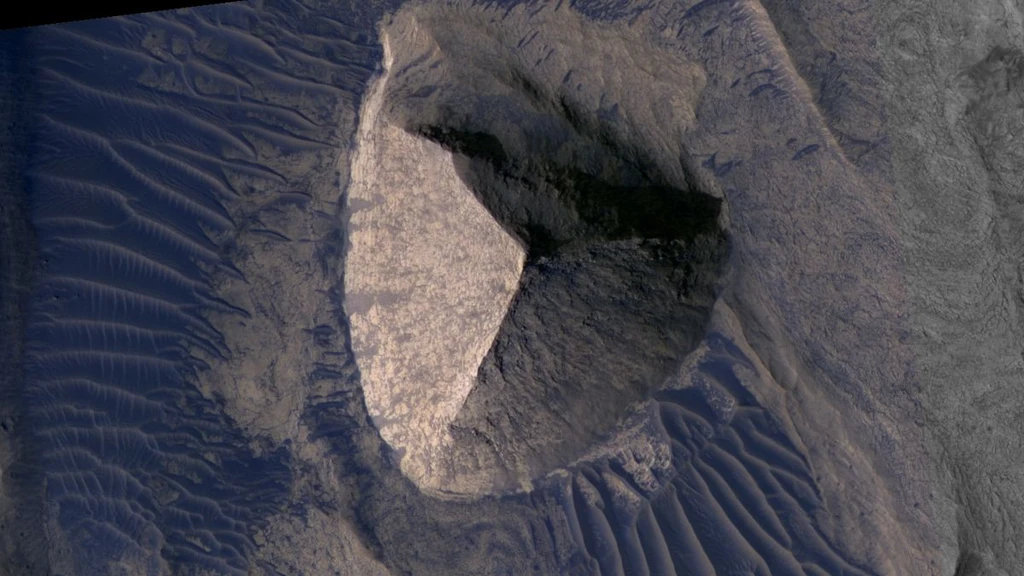 Mars 'Pyramid' Is Just Erosion, Scientists Say
