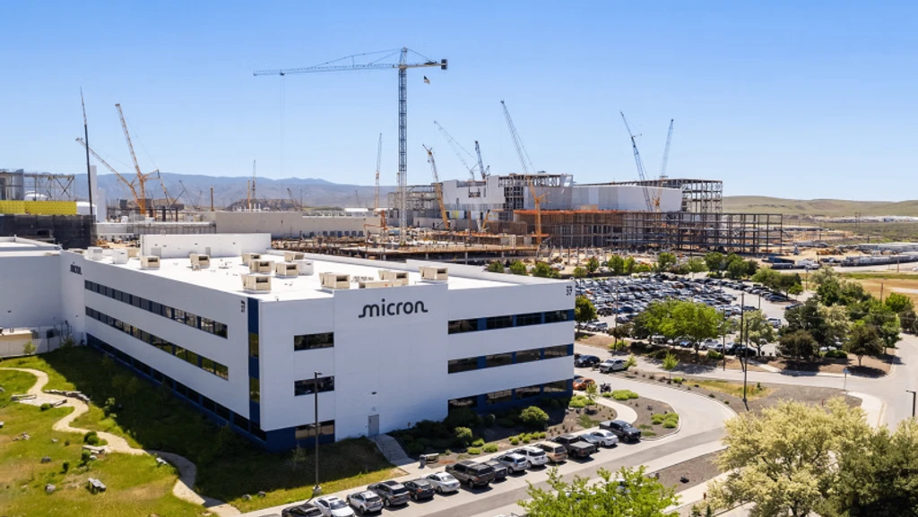Micron Shares Surge 4% to Record High Following Anthropic AI Partnership