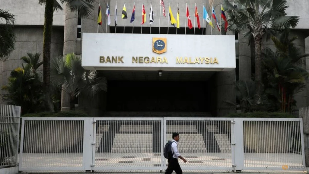 Malaysia Holds Key Rate Steady at 2.75% for Fifth Meeting