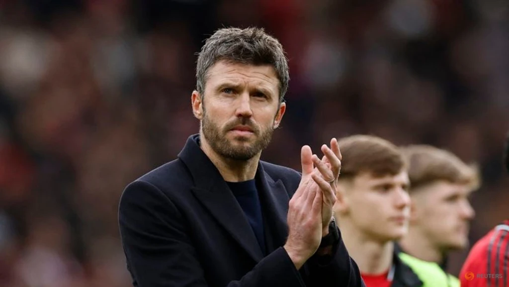 Carrick Guides Manchester United Back to Top Three