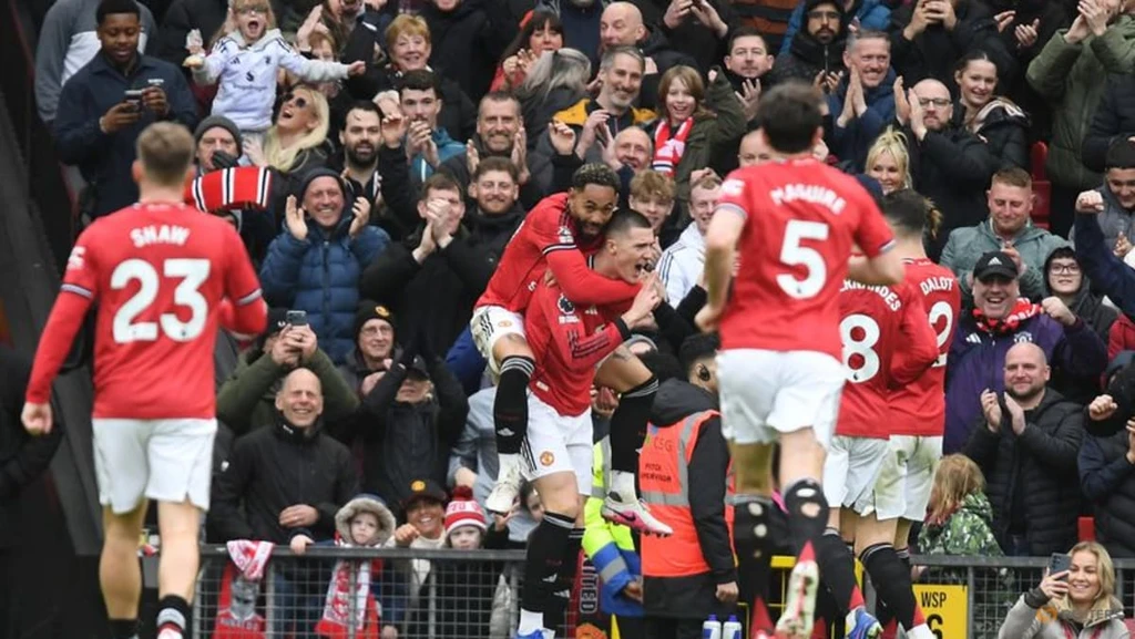 Manchester United Beat Aston Villa 3-1 to Strengthen Third-Place Hold