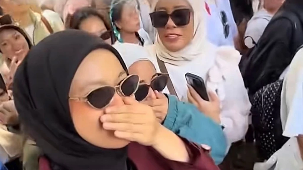 Malaysia Police Launch Disciplinary Probe Over Tourist Video Mocking China Locals