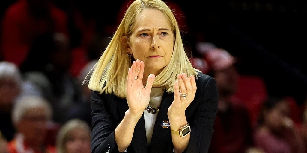 Maryland basketball coach confronts player during March Madness clash