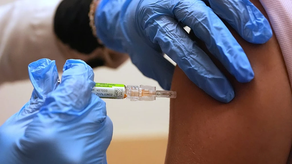 Meningitis B Cases Drop in UK as Vaccination Effort Expands