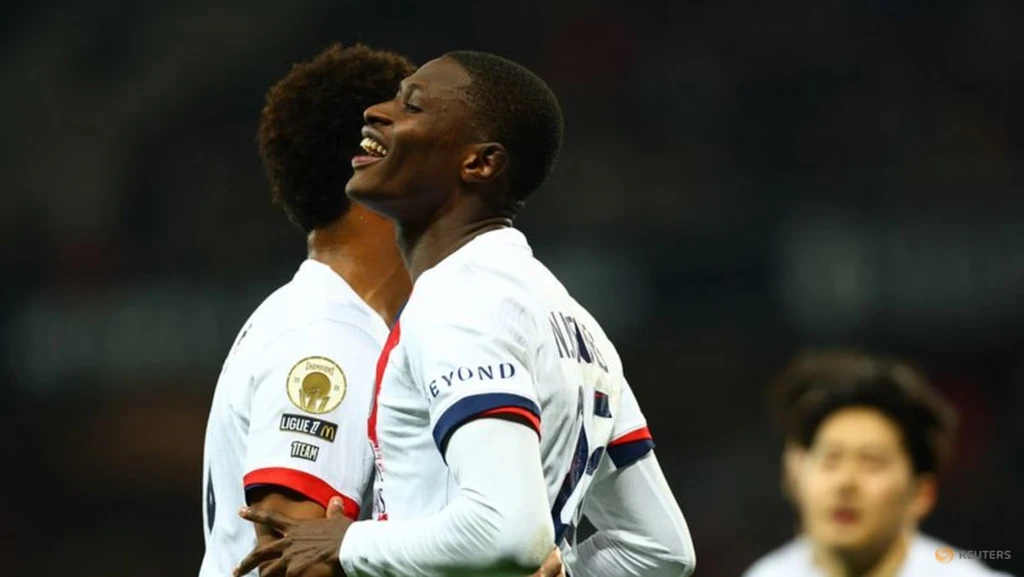 Mendes Leads PSG to Top of Ligue 1 with 4-0 Rout at Nice