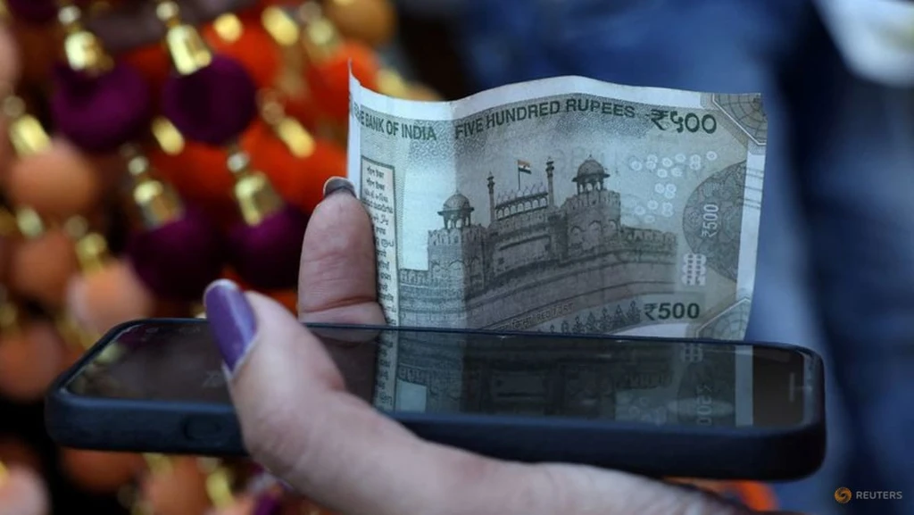 India's Investment Appeal Dims Amidst FX Curbs and Earnings Risks