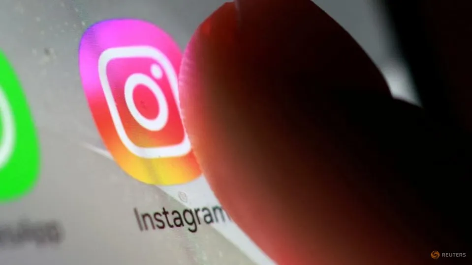 Instagram: 1 in 5 Young Teens Exposed to Unwanted Nudes