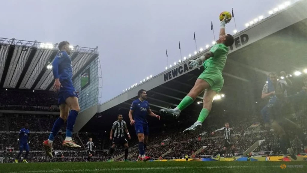 Pickford's 'Wonder Save' Secures Everton's 3-2 Victory at Newcastle