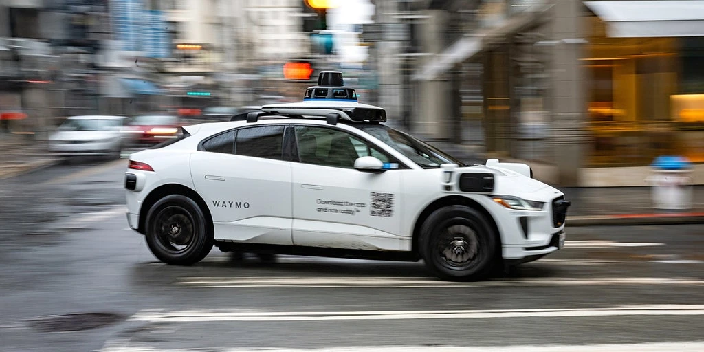 New York Halts Robotaxi Expansion, Waymo Continues NYC Testing