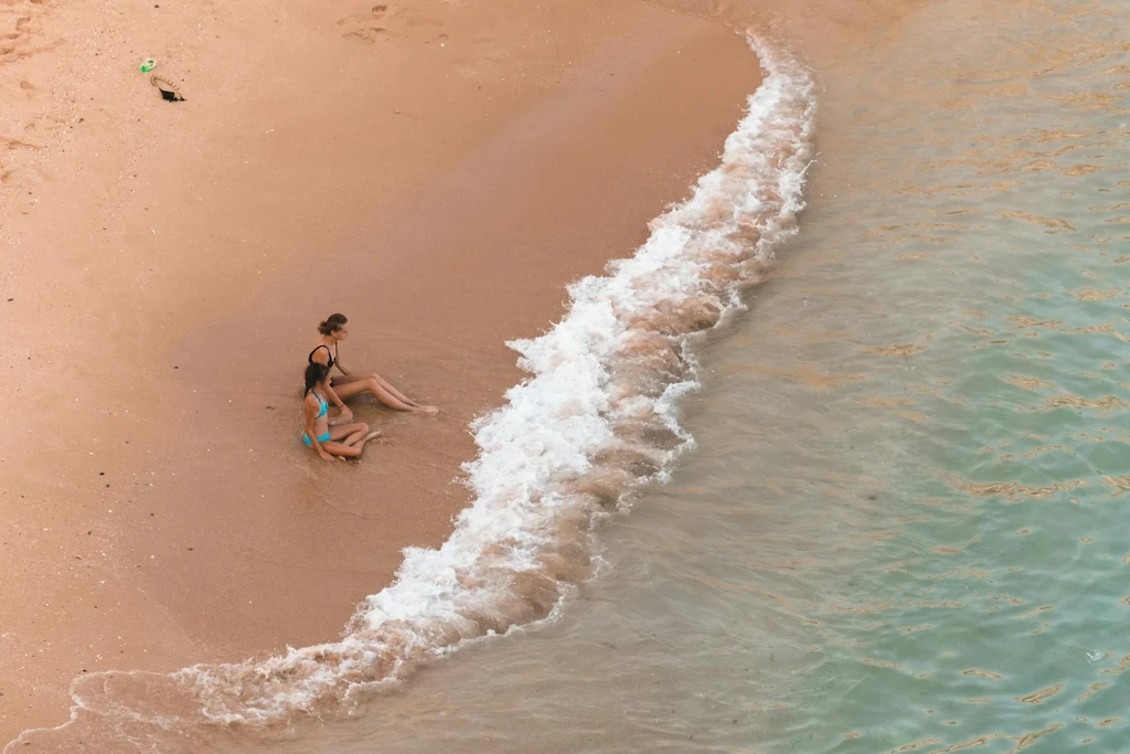Childhood Instability Shapes Adult Relaxation