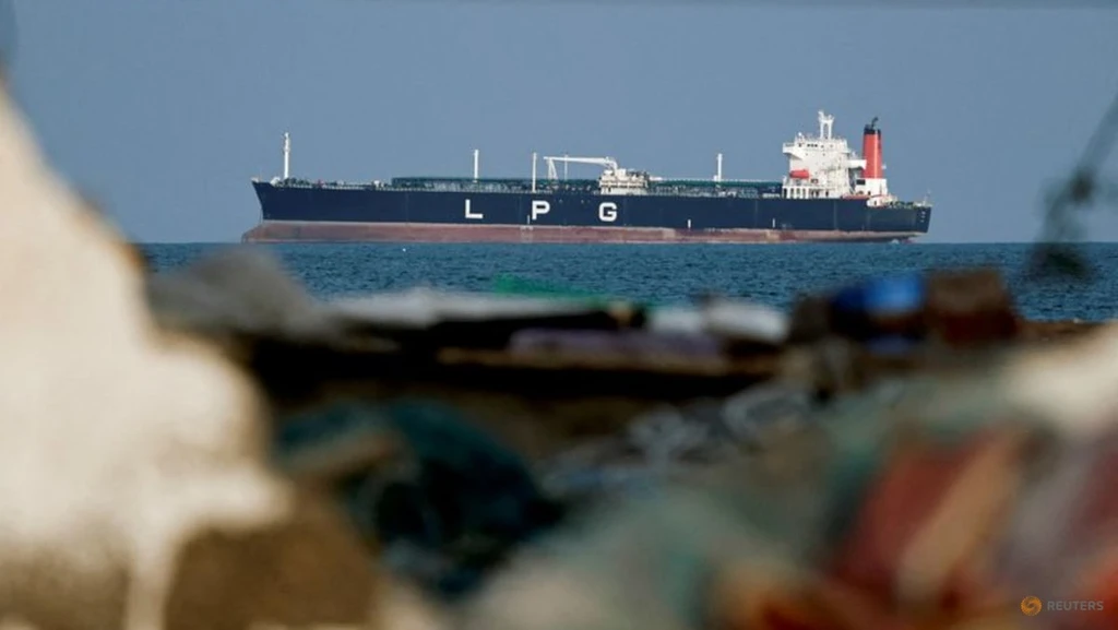 Oil Prices Surge Amid Strait of Hormuz Tensions and Regional Drone Strikes