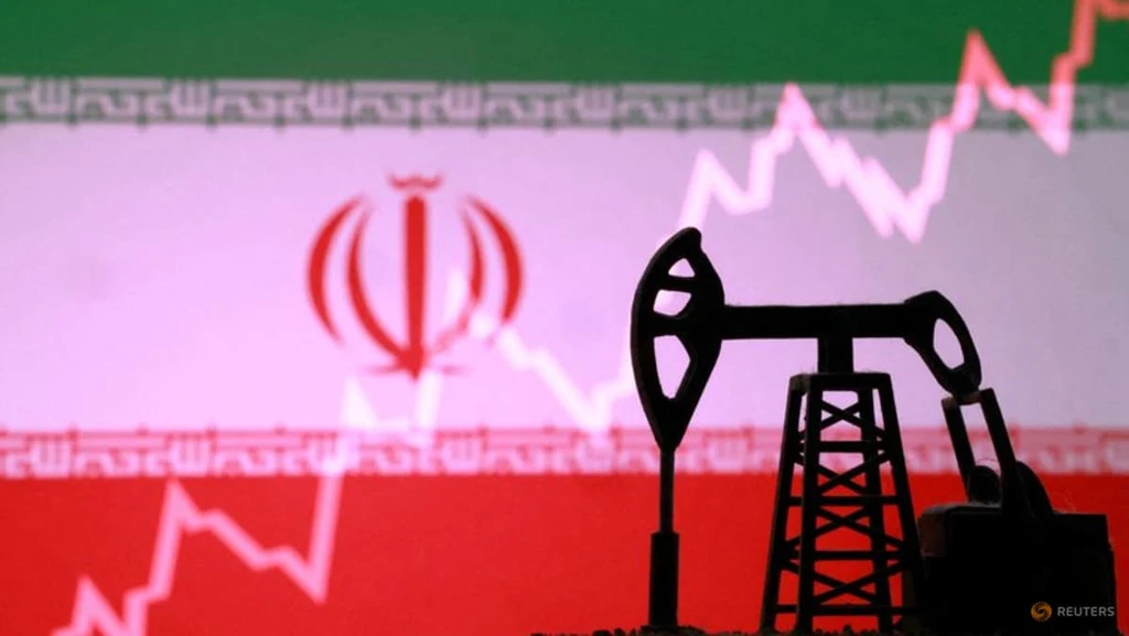 US Weighs Futures Market Intervention as Oil Prices Dip