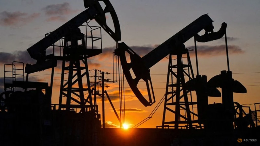 Oil Prices Surge Amid U.S.-Iran Ceasefire Doubts, Strait of Hormuz Tensions