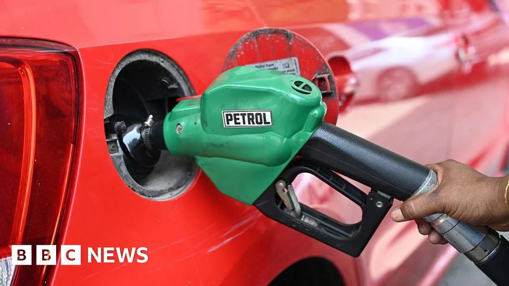 Oil Prices Tumble as US-Iran Peace Talks Advance