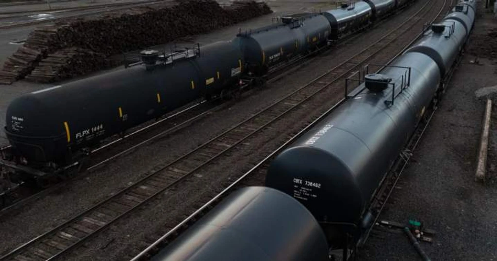 Oil Surge to $81 Amid Iran Conflict Rattles Global Markets