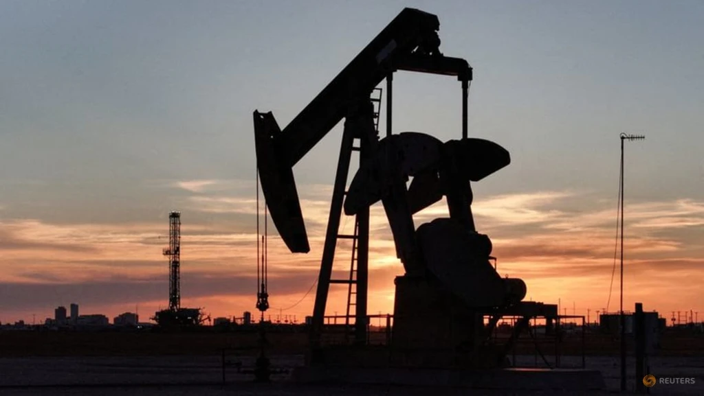 Oil Prices Surge on Saudi Facility Strikes Amid Hormuz Tensions